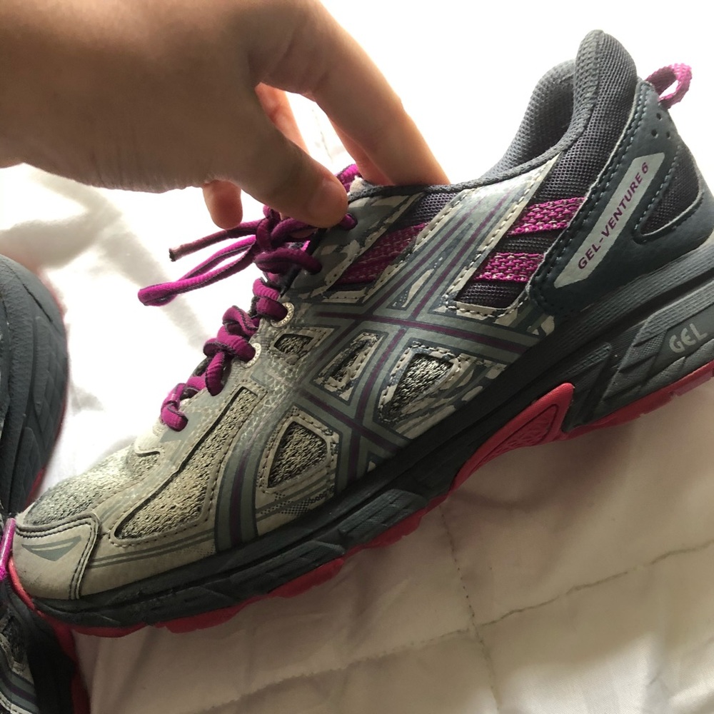 ASICS tennis shoes. 8 1/2